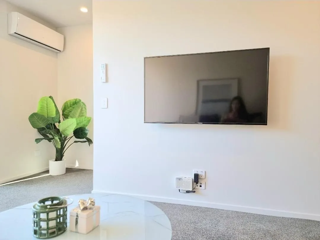 Holiday home Addington Townhouse With Carpark 8Mins Walk To Hagley Park South Villa Christchurch New Zealand